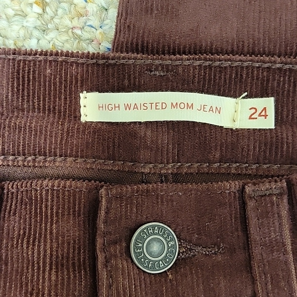 Levi's High Waist Mom Corduroy Pants Women's Sz 24 X 29. NWOT burgundy - Picture 4 of 6